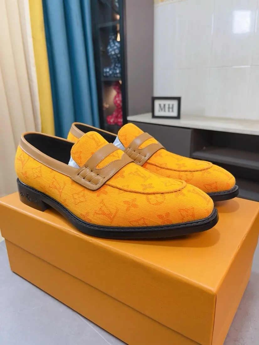 Ex-factory price 720🌹🌹High version [LV] Louis Vuitton's popular casual leather shoes🎖Fashionable and elegant🎖🎖Material: Original imported open-edge beaded cowhide, washed cowhide leather lining, original open-molded rubber outsole, high-end and classy, ​​elegant quality, instantly transforming into a handsome man ❤❤Standard\nNumber: 38-44